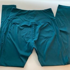 Alphalete legging. NWOT. Size large.